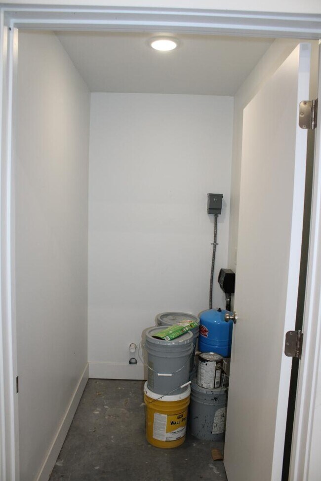 Building Photo - 57 W 465 N