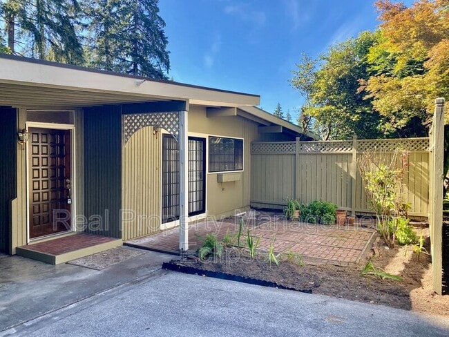 Building Photo - 3725 135th Ave SE