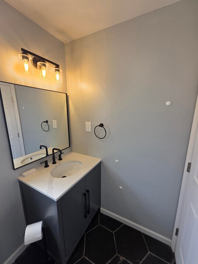 Building Photo - 203 Halladay St