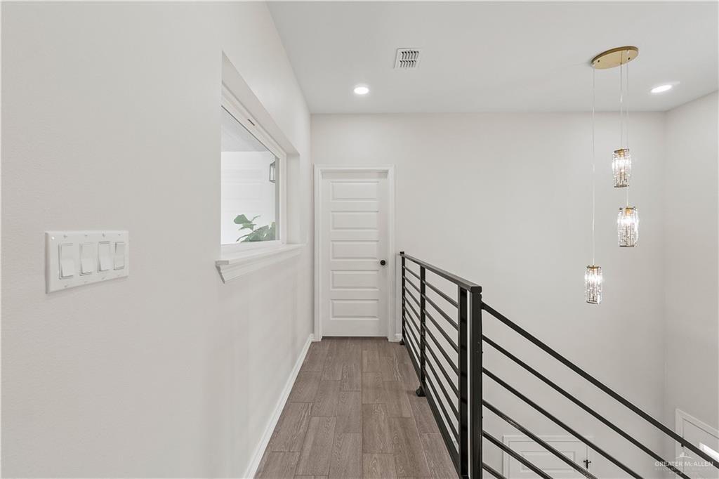 Building Photo - 5516 N Crown Pt