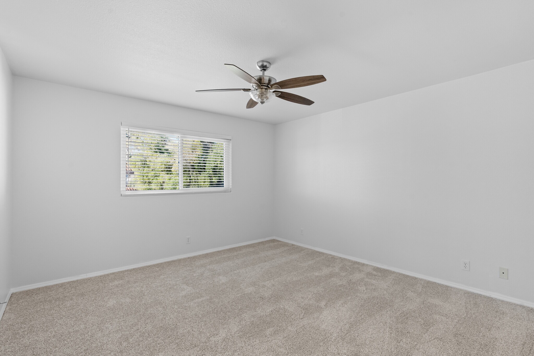 Building Photo - 1124 Grass Valley Way