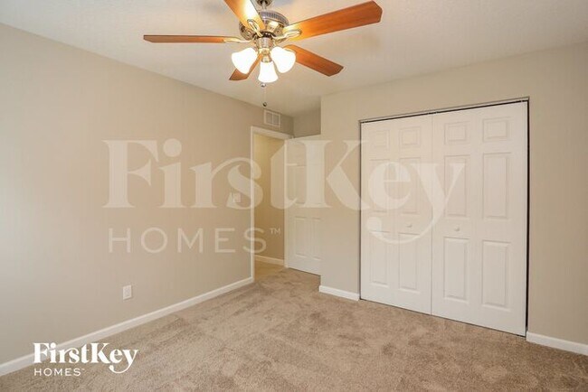 Building Photo - 1573 SW Bermel Ave