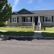 Building Photo - 63162 de Haviland St