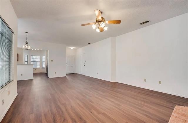 Building Photo - 812 Melville Dr