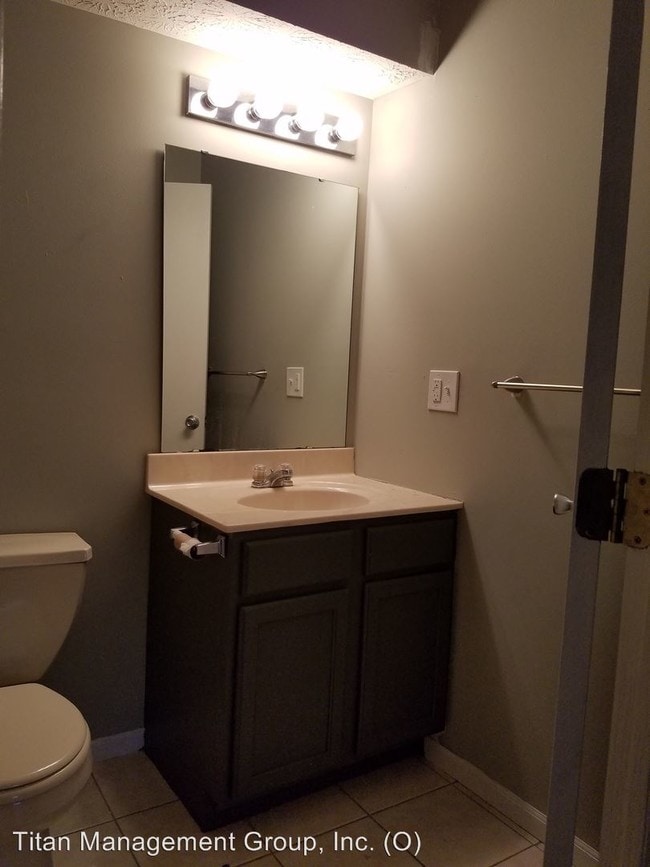 Building Photo - 80 Bridgewater Ct