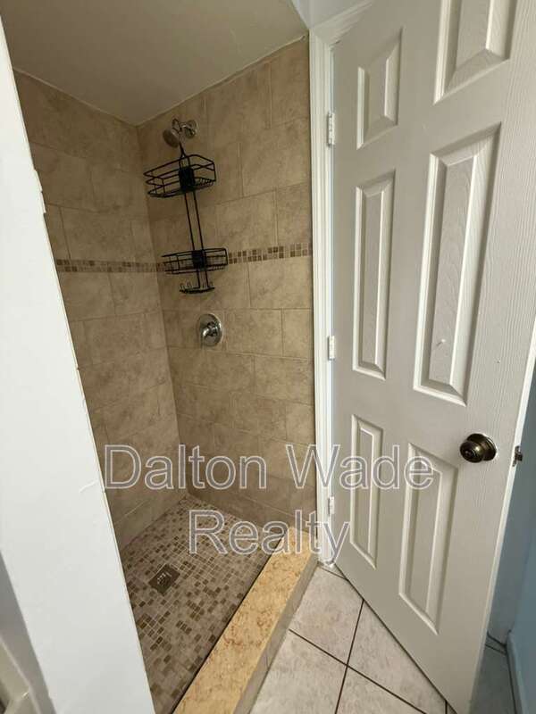 Building Photo - 2045 Sunset Grove Ln