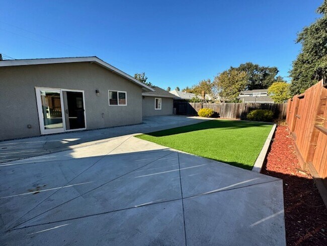 Building Photo - Beautiful Home / Concord CA