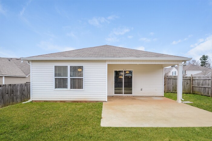 Building Photo - 6721 Woodford Dr