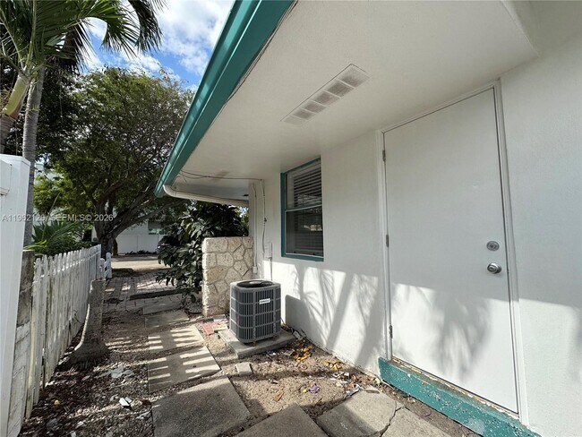 Building Photo - 4236 Sea Grape Dr