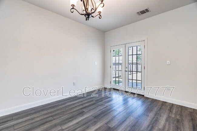 Building Photo - 5707 Midcrown Dr