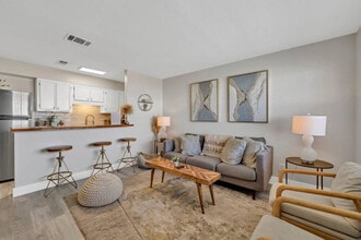 Building Photo - 312 Bream Ave