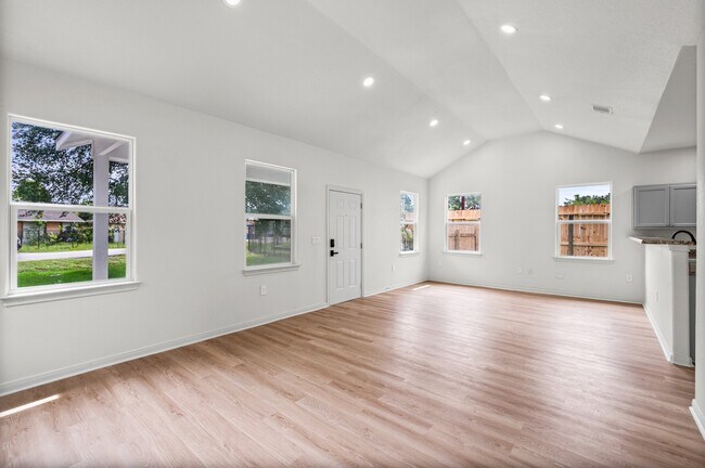 Building Photo - 4415 Castor St