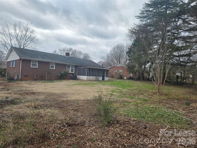 Building Photo - 158 Crestview St