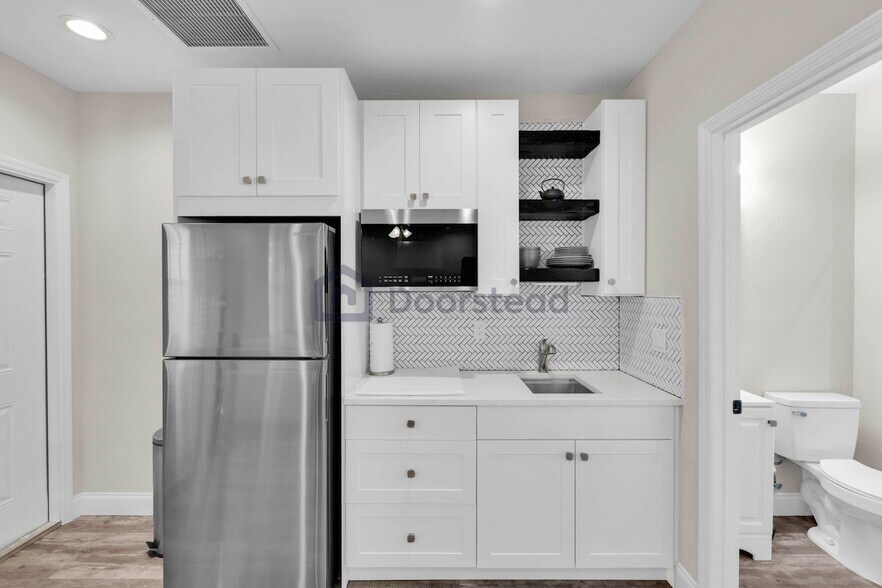 Building Photo - 4114 N Nebraska Ave