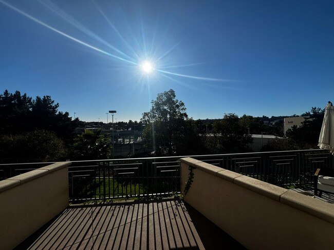 Building Photo - Great Carmel Valley Rental