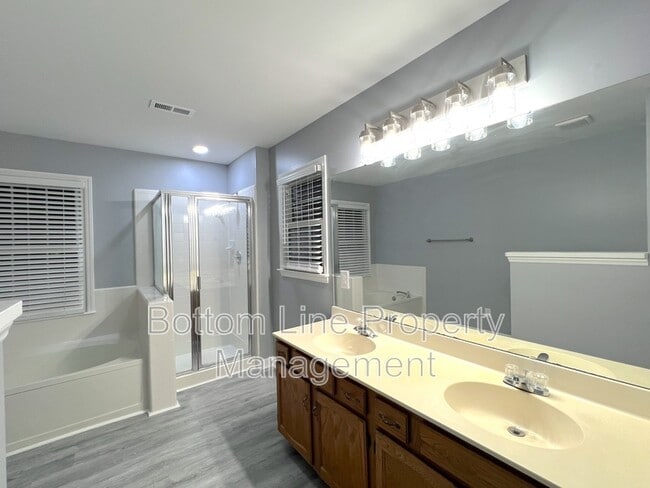 Building Photo - 13446 Cassington Ct