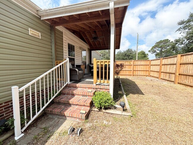 Building Photo - 2536 Blue Marlin St SW