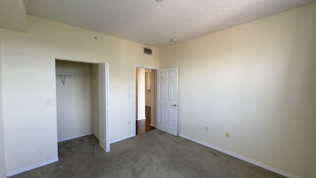 Building Photo - 1801 N Flagler Dr