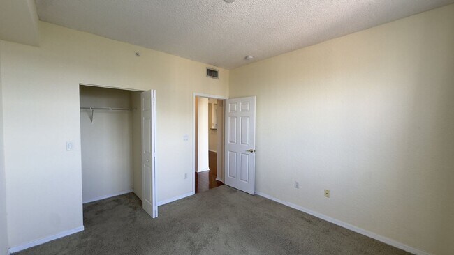 Building Photo - 2-Bedroom Penthouse in the Heart of West Palm Beach