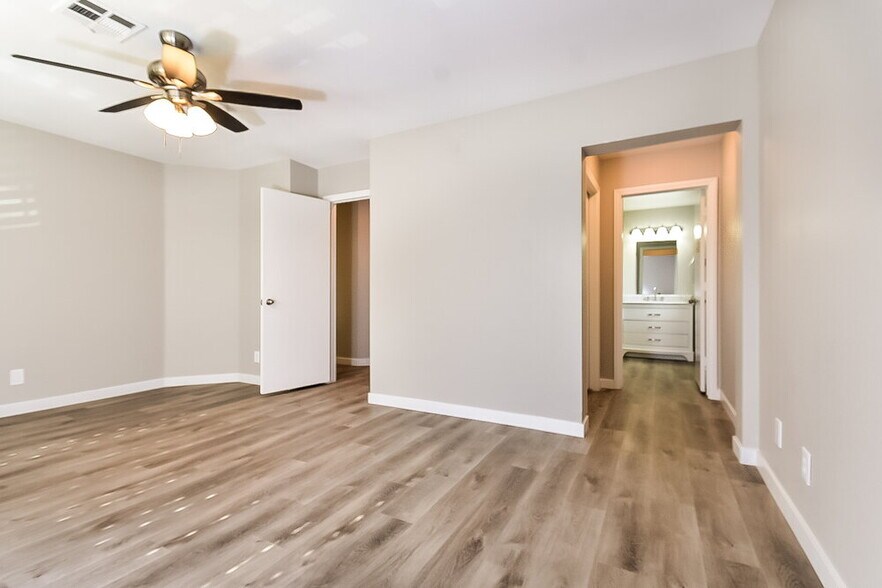 Building Photo - 3451 White Mission Dr