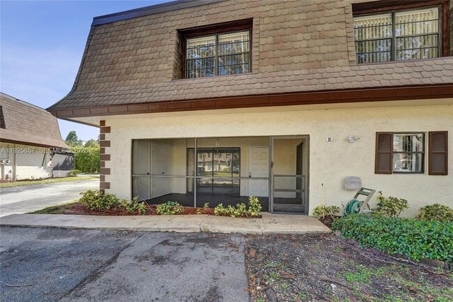 Building Photo - 9340 SW 61st Way