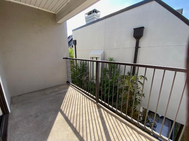 Building Photo - 935 La Posada Dr