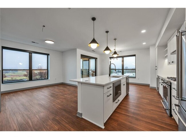 Building Photo - 640 Wisconsin Ave N