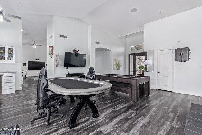 Building Photo - 10230 E Cochise Dr