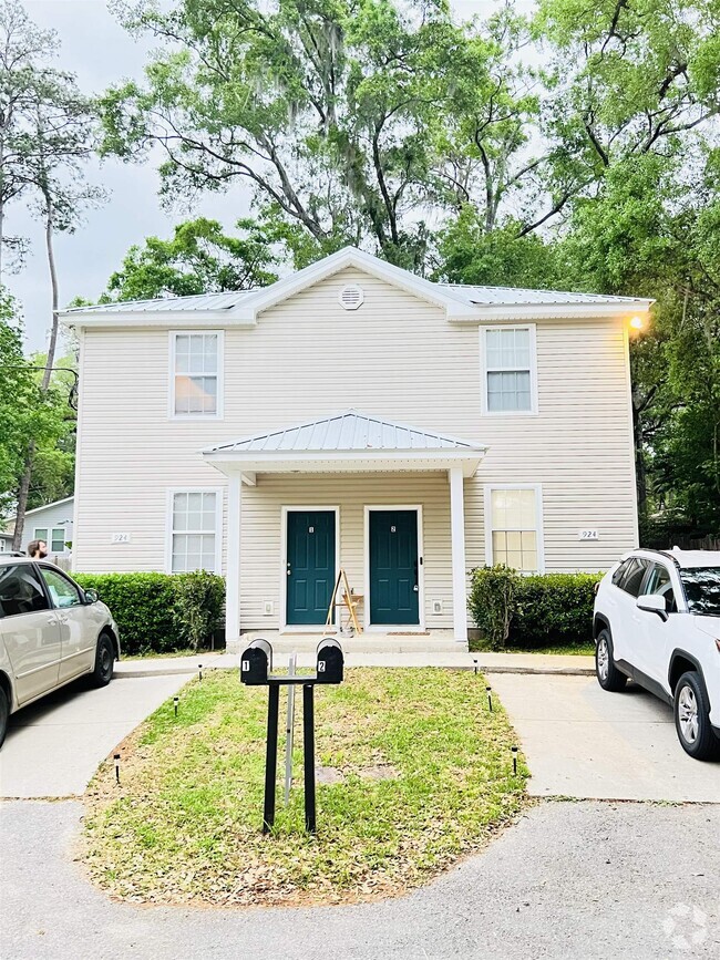 Building Photo - 924 Ashburn Dr