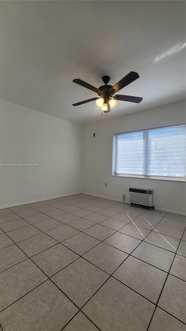 Building Photo - 2615 SW 22nd Ave