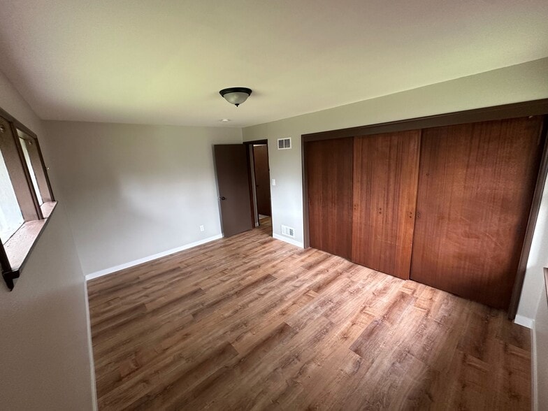 Building Photo - 8311 Bridgeport Way SW