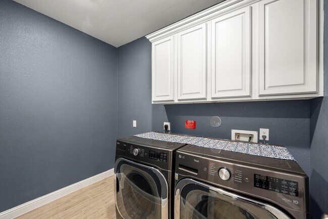 Building Photo - 1315 Jadestone View Ln