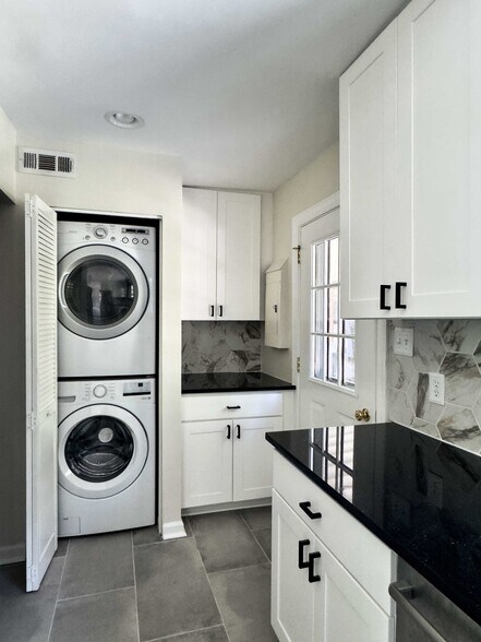 laundry - 1301 Gahant Rd