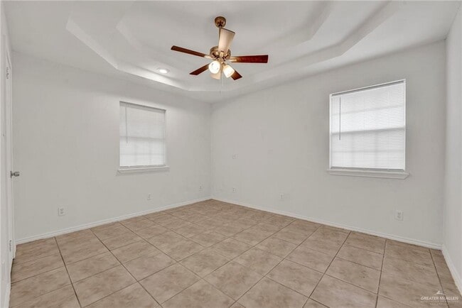 Building Photo - 16 Denise Cir