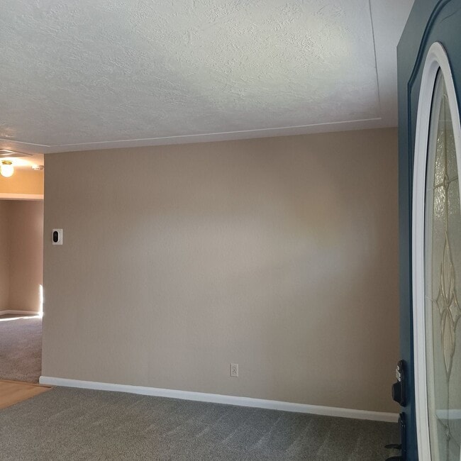 Building Photo - Charming Place To Call Home in Salem