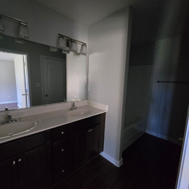 Building Photo - Two-Story Beauty in Olive Branch with Comp...