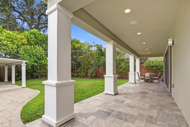 Building Photo - 3878 Magnolia Dr