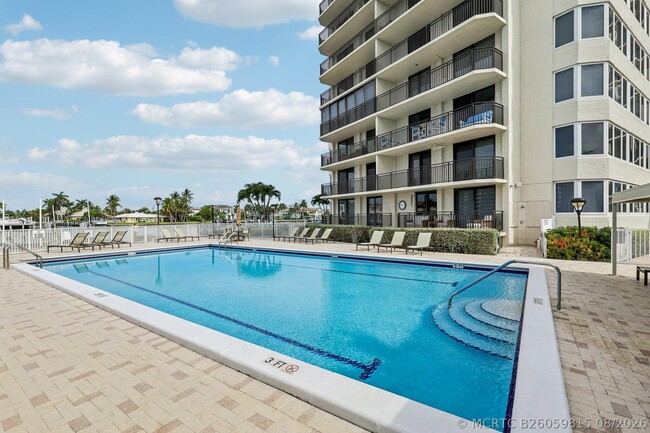 Building Photo - 3912 S Ocean Blvd