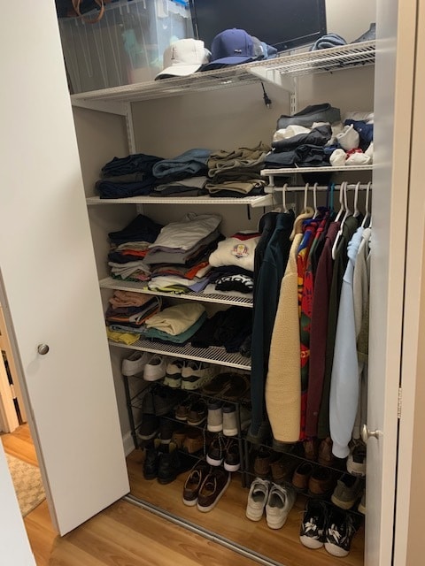 Closet - 1636 N Wells St