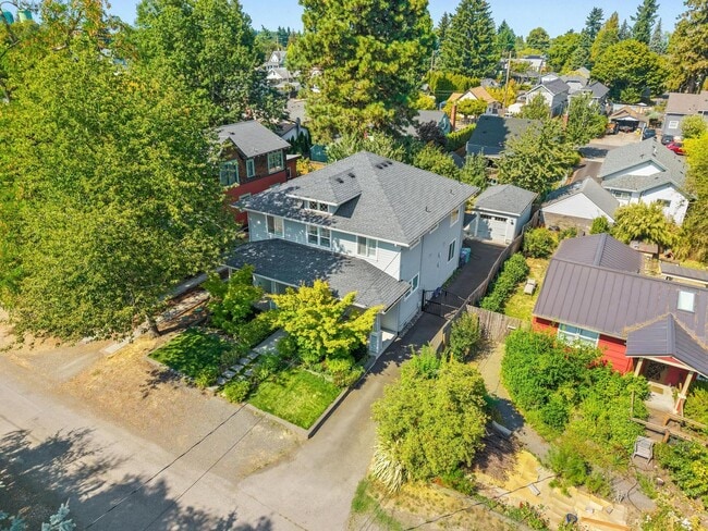 Building Photo - Spacious 4-Bedroom Dream Home – Perfect fo...