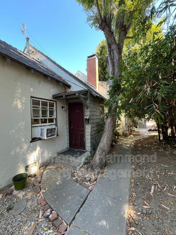 Building Photo - 11044 Otsego St