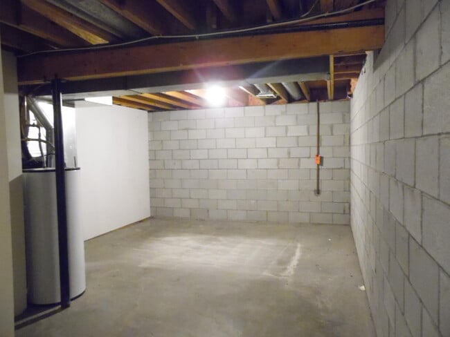 Building Photo - 1108 Ledgebrook Ct