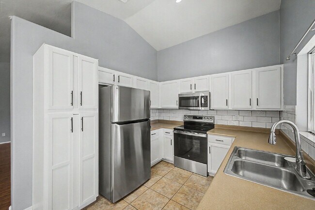 Building Photo - 14718 N 154th Ln