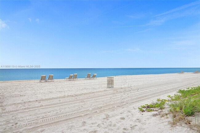 Building Photo - 9559 Collins Ave