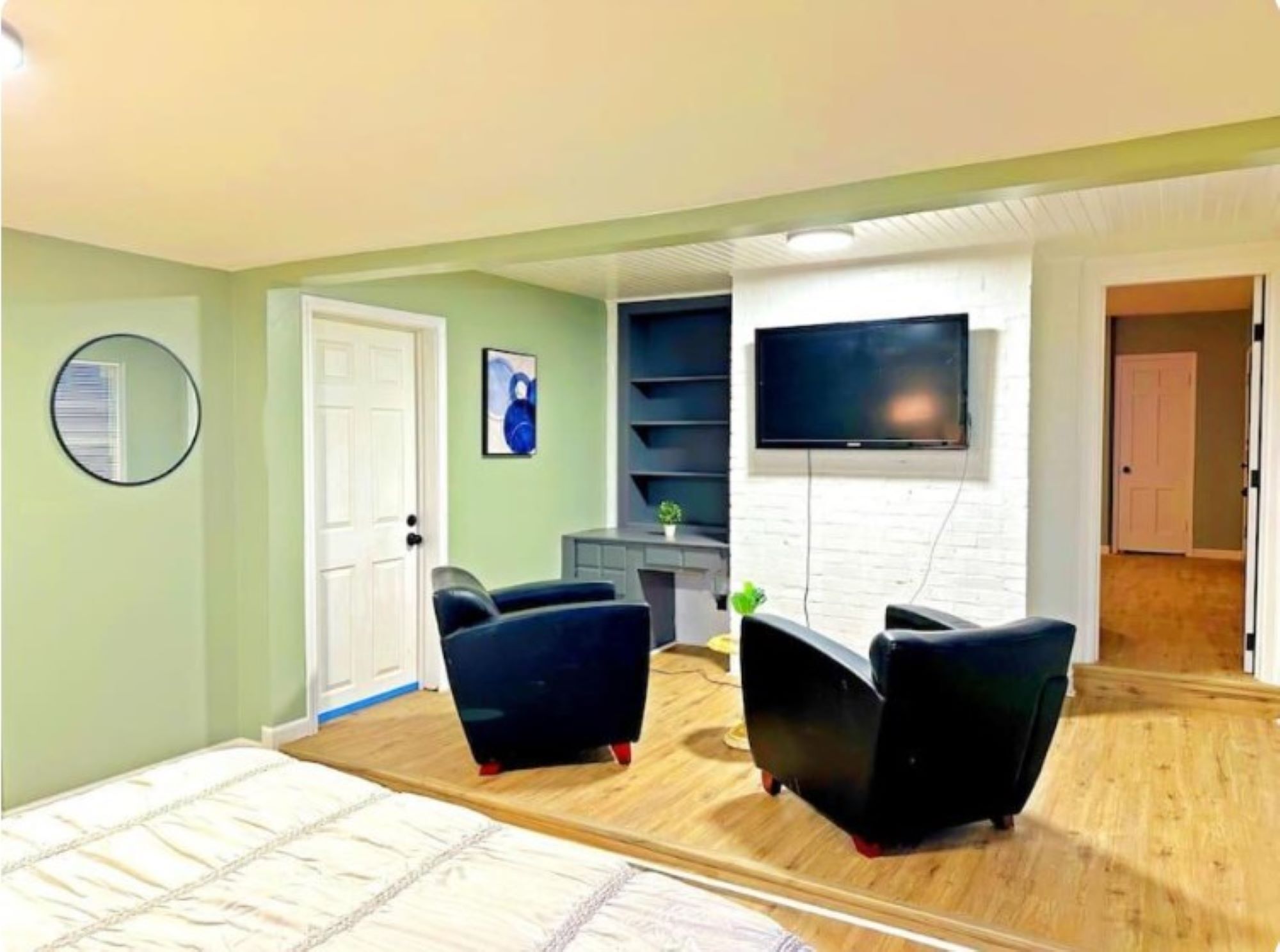 Building Photo - 1341 S Sandusky Ave