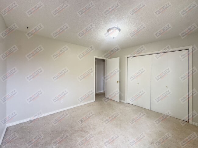 Building Photo - 2 bedroom home in Indian Hills