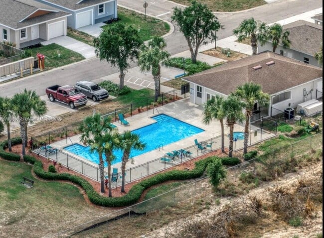 Building Photo - 1435 Las Villas Blvd