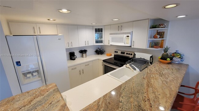 Building Photo - 401 Ocean Dr