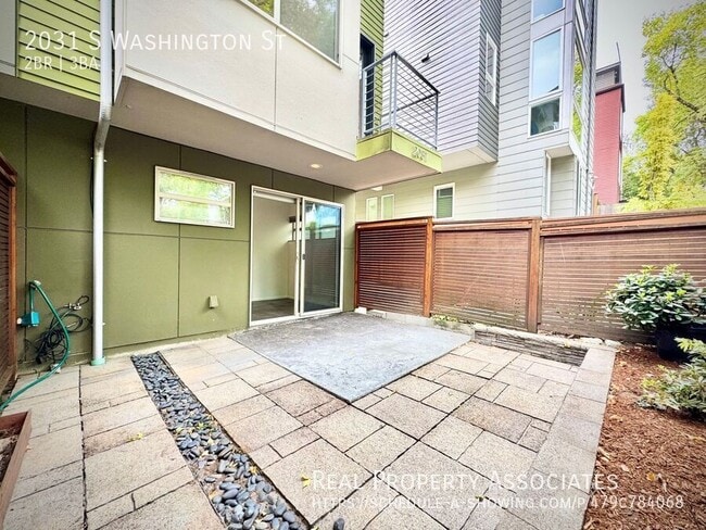 Building Photo - 2031 S Washington St
