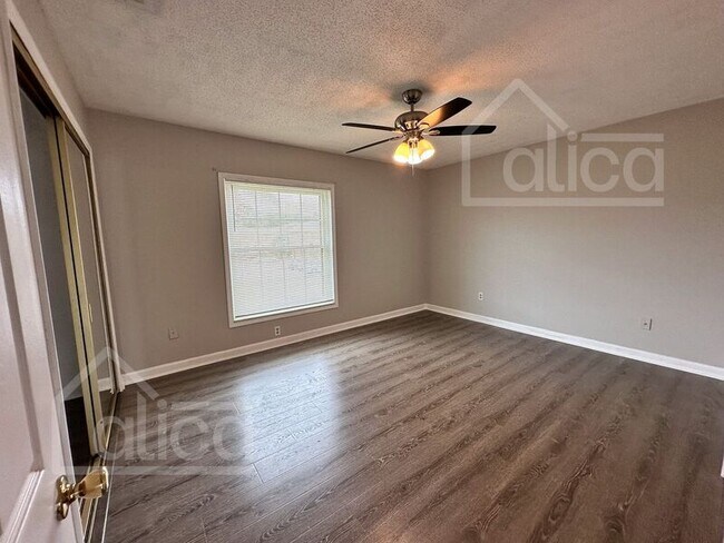 Building Photo - 3282 Oak Lake Pl